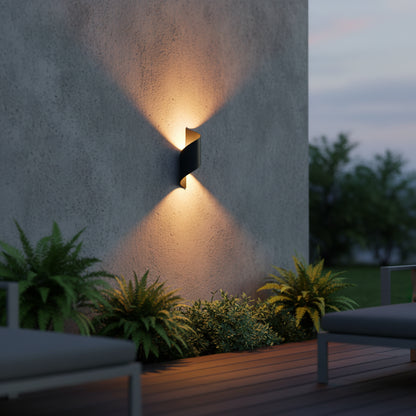 TwistBeam LED Wall Light – Modern IP65 Spiral Outdoor Sconce
