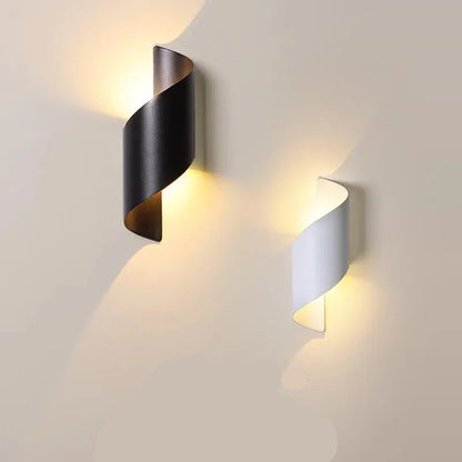 TwistBeam LED Wall Light – Modern IP65 Spiral Outdoor Sconce