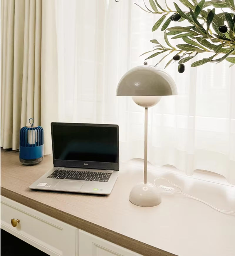 Nordic Macaron Flower Bud Table Lamp – Modern Minimalist Bedside Light