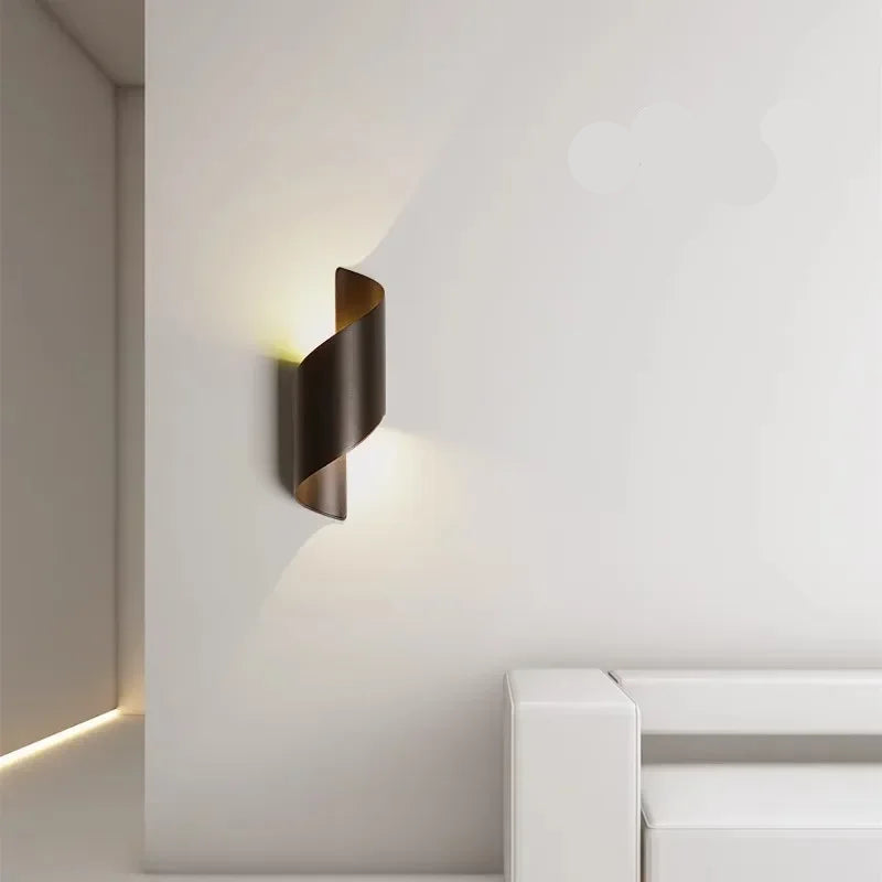 TwistBeam LED Wall Light – Modern IP65 Spiral Outdoor Sconce